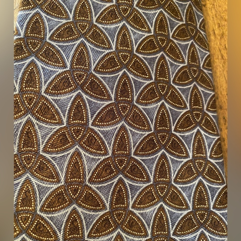 UNICEF Mens Silk Geometric Tie Necktie NWT Brown Gray 57”